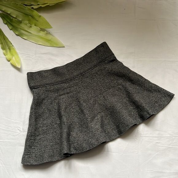 𝅺⭐️ARITZIA Talula Vanderbilt Skirt⭐️ - Picture 7 of 8